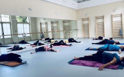 Pilates après 50 ans : retrouver mobilité, posture et confort de mouvement