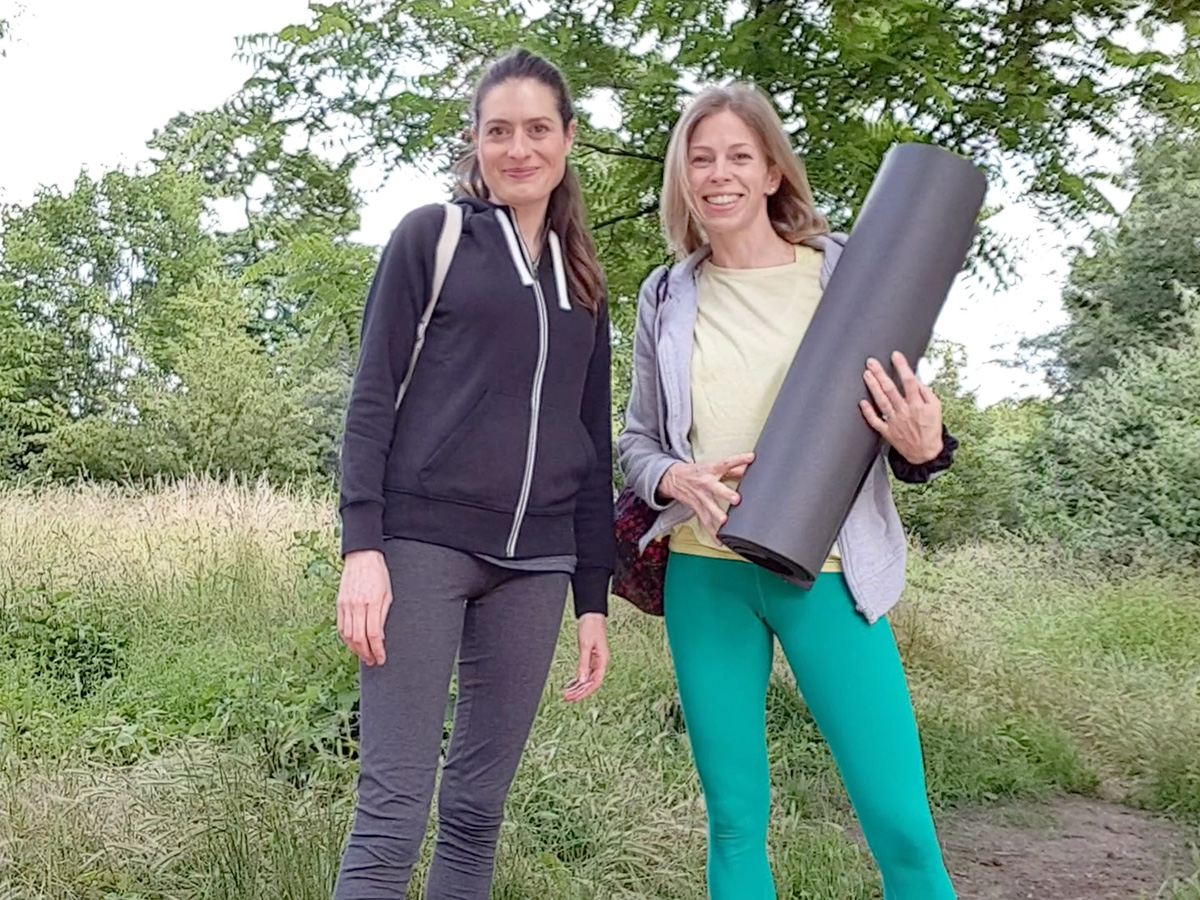Gabrielle Eychenne avec une cliente lors d’un cours particulier de Pilates à Saint-Germain-en-Laye